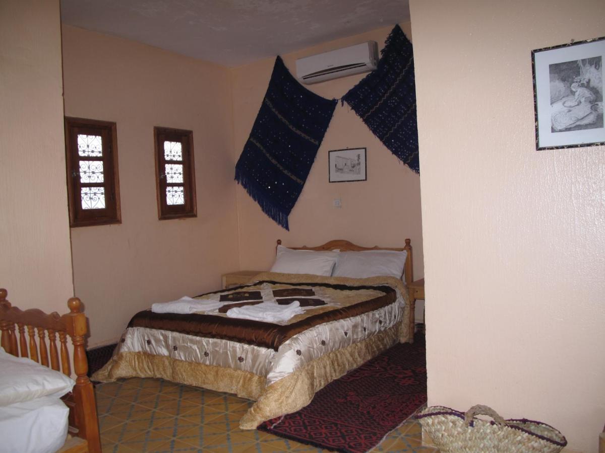 Hotel Riad Oasis Merzouga Quarto foto